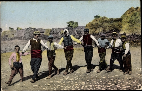 Postcard Macedonia, Dancing young men in typical costume