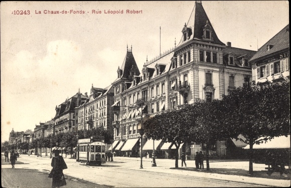 Postcard La Chaux de Fonds Kt. Neuchâtel Switzerland, Rue Leopold Robert, tram