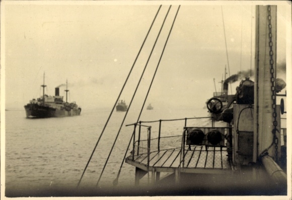 Foto Ak Dampfschiffe, von Deck eines Schiffes gesehen