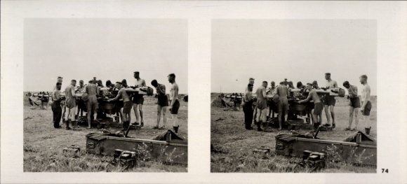 Stereo spatial image photo flying and winning No. 74, on the large measuring device of a heavy anti-aircraft gun