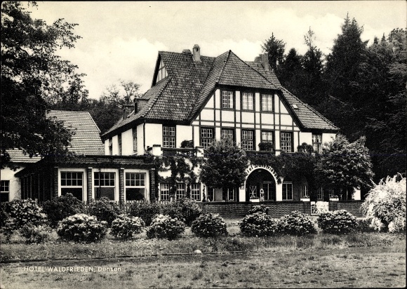 Postcard Dünsen, Hotel Waldfrieden, general view, entrance