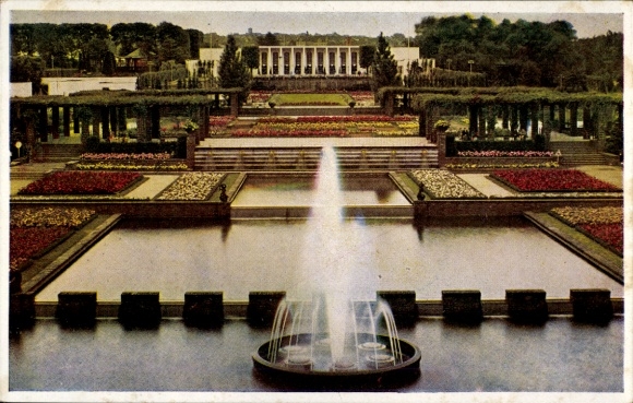 Postcard Essen in the Ruhr area North Rhine Westphalia, large fountain, rose café, Reichsgartenschau 1938