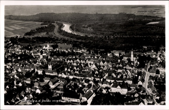 Ak Günzburg an der Donau Schwaben, Luftaufnahme von  Donau,  Architektur, Fluss
