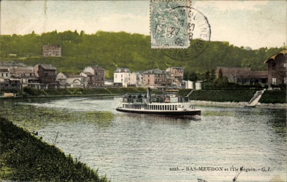 KP Bas Meudon Hauts de Seine, L'Ile Seguin, parowiec typu sedan