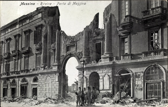 Ak Messina Sicilië, aardbeving, puin, verwoeste huizen