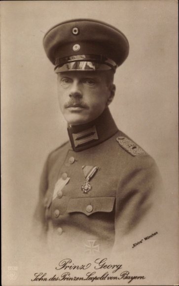 Postcard Prince George, son of Prince Leopold of Bavaria, portrait in uniform, medal