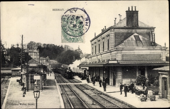 Postcard Bernay Eure, La Gare, Eisenbahn