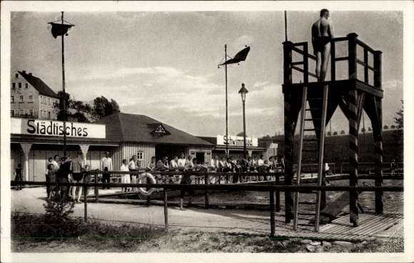 Ak Zöblitz Marienberg im Erzgebirge Sachsen, Städtisches Schwimmbad, Sprungturm