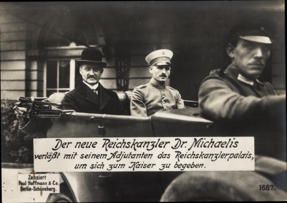 Postcard Reich Chancellor Dr. Michaelis with his adjutant on the way to the emperor