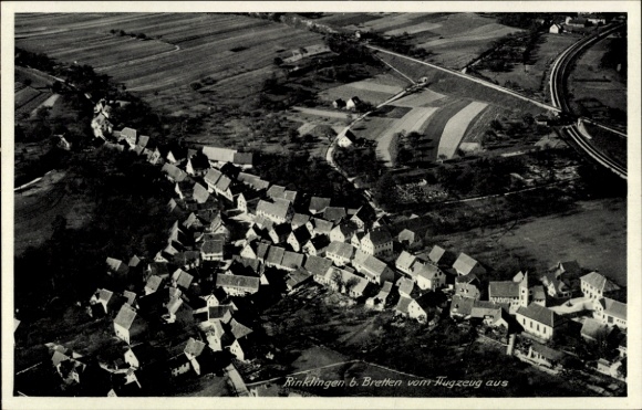 Ak Rinklingen Bretten in Baden, Luftaufnahme von Rinklingen, viele Häuser, Landschaftsaufnahme