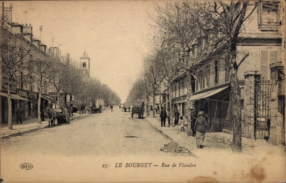Ak Le Bourget Seine Saint Denis, Aerodrome,  Rue de Flandre, Straßenansicht, Bäume, Gebäude, Pfer