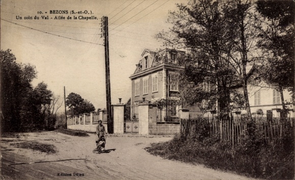 Postcard Le Val d'Oise de Bezon, Allee de la Chapelle