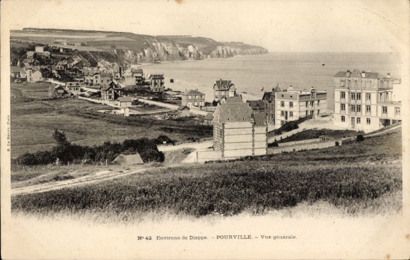 Ak Pourville sur Mer Hautot sur Mer Seine Maritime, Landschaftsansicht, Küstenlinie, Gebäude, ...