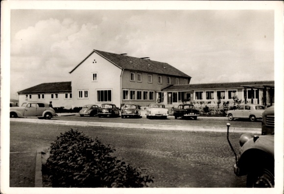 Ak Montabaur im Westerwald, Autobahn-Raststätte, Zubringer  alte Autos, Landschaftelemente