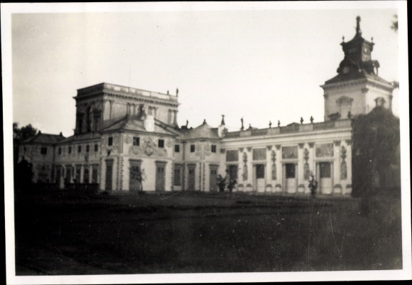 Photo Warszawa Warsaw Poland, Castle in Pilsudski Park