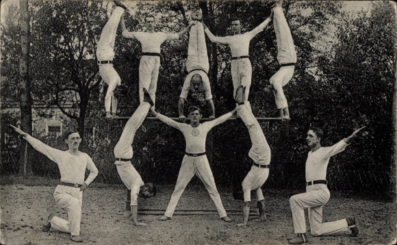 Postcard Markneukirchen im Vogtland, gymnasts with acrobatic figures, 40th anniversary celebration 1920