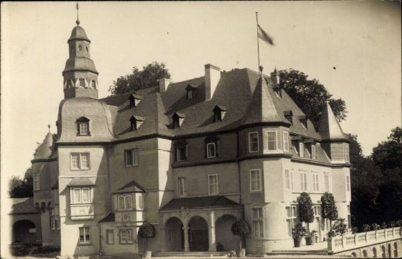 Foto Ak Bassenheim in Rheinland Pfalz, Gebäude