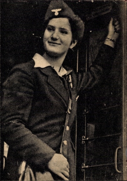 Postcard War Auxiliary Service Maid at the Tram, Photographer Gerhard Starnberger