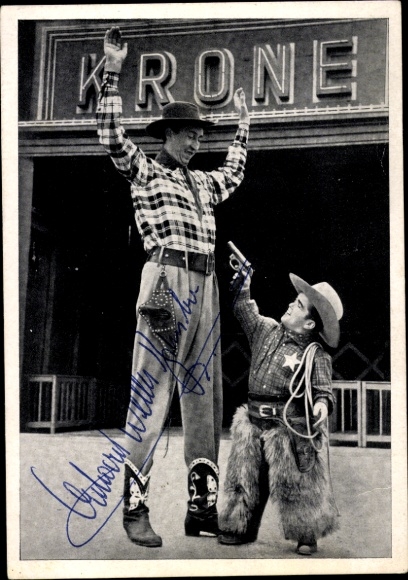 Postcard actor, Circus Krone, Bimbo is the tallest man in Europe at 2.38m, Lilliputian, cowboy scene