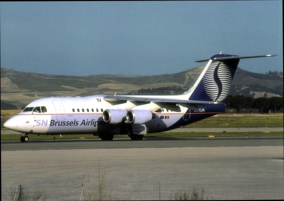 Postcard Belgisches Passagierflugzeug SN Brussels Airlines, Avro RJ85, OO-DJN