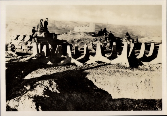 Photo German Wehrmacht, Afrika Korps, Panzer III in Greece, II. WW