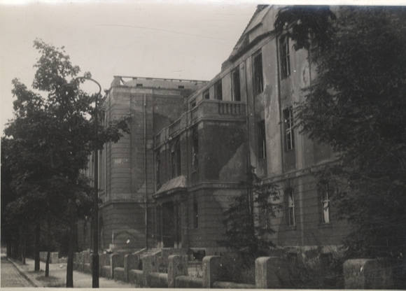 Original Foto Berlin-Wilmersdorf, Kranzer Straße, Kleist-Schule, um 1946, ca. 12 x 17 cm