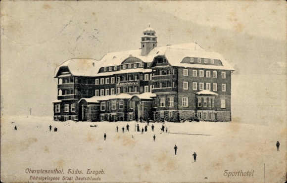 Ak Oberwiesenthal im Erzgebirge Sachsen, Sporthotel, Winter