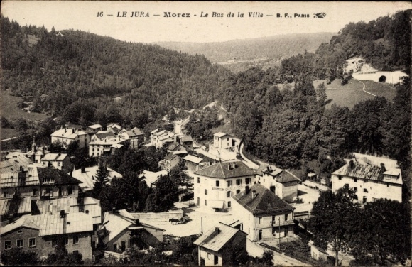 Postcard Morez de Jura, view of idyllic landscape, numerous houses