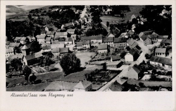 Ak Alsweiler Marpingen im Saarland, Luftaufnahme von Alsweiler/Saar, Häuseransicht, ländliche Umg