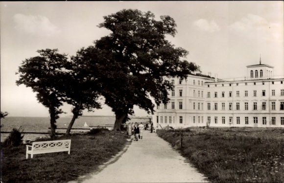 Postcard Seebad Heiligendamm Bad Doberan, Baltic Sea resort tree, path, people, sea in the background