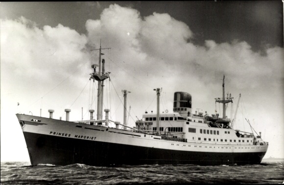 Ak-schip MS Prinses Margriet van de Oranje Lijn op zee