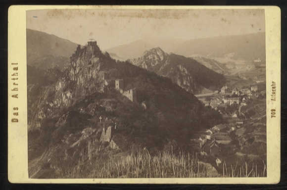 Cabinet Photo Altenahr, view to the castle