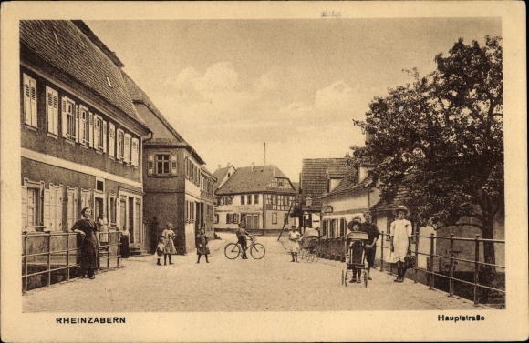 KP Rheinzabern w Palatynacie, główna ulica, mieszkańcy, spacerowicze