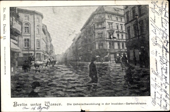 Ak Berlin Mitte, overstromingen in Invaliden-Gartenstraße