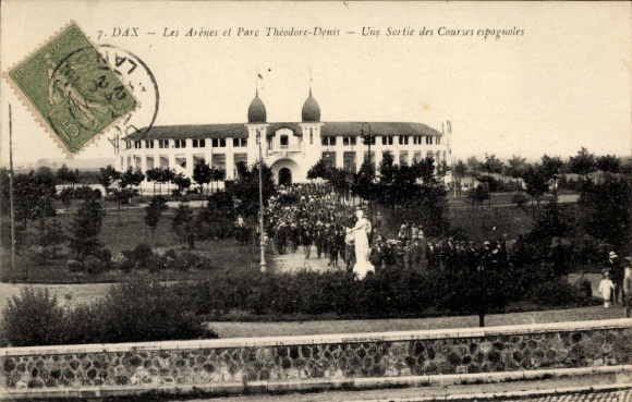 Postcard Dax Landes, Les Arenes and Parc Théodore-Denis, Spanish horse racing event