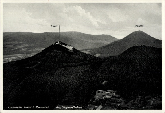 Postcard Annweiler am Trifels in the Southern Wine Route district, aerial photograph, Veste Trifels