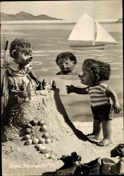Postcard Mecki the Hedgehog, Happy Holidays, Hedgehog Children on the Beach, Sand Castle