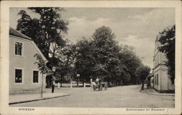 Postcard Wriezen im Oderbruch, Schützenplatz with tax office