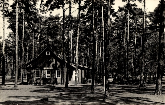 Ak Pätz Bestensee in Brandenburg, Haus im Wald, Pionierlager M. I. Kalinin, Frauensee, Pionier...