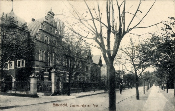Postcard Bitterfeld in Saxony-Anhalt, Lindenstraße, Post Office