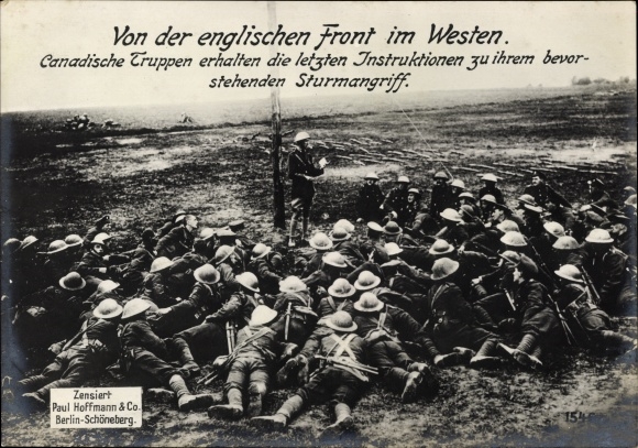 Postcard English front in the west, Canadian soldiers before the assault, I WW