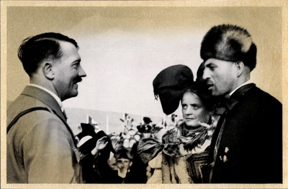 Sammelbild 16 Adolf Hitler begrüßt Paar in hessischer Tracht, Bückeberg, Erntedankfest 1934