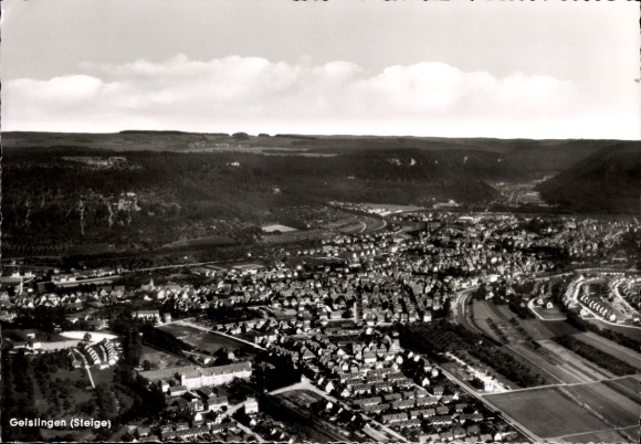 Postcard Geislingen an der Steige, aerial view of town with houses