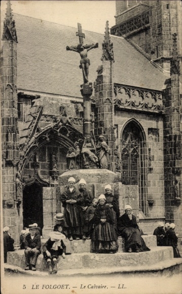 Postcard Le Folgoët Finistère, Calvaire