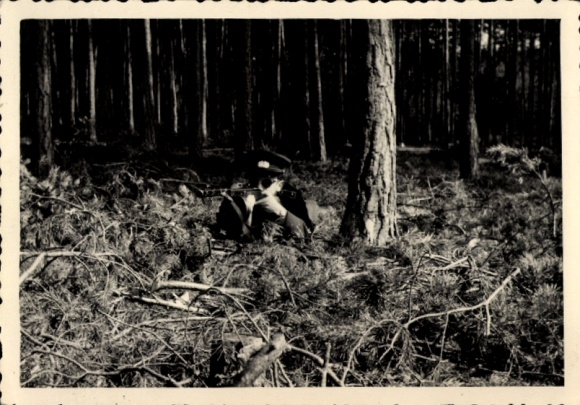 Foto KVP, Kasernierte Volkspolizei der DDR, Gewehrübung in einem Wald bei Weida Thüringen