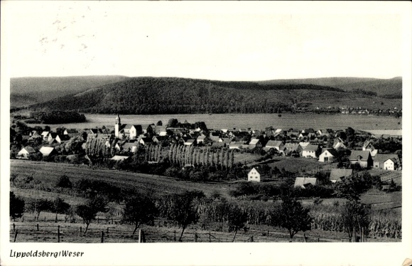 KP Lippoldsberg Wahlsburg Weserbergland, piękny krajobraz z domami, kościołem, drzewami i wzgórzami...