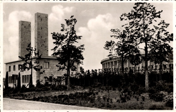 Ak Berlin Charlottenburg Westend, Reichssportfeld 1936, Osttor, Deutsche Kampfbahn