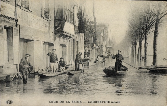 Postcard Courbevoie Hauts de Seine, flood, rowing boats