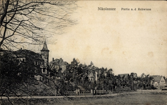 Postcard Berlin Zehlendorf Nikolassee, Lindwerder Island, Havel, Part of the Rehwiese, Forest, Buildings
