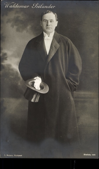 Postcard actor Valdemar Psilander, portrait with cylinder